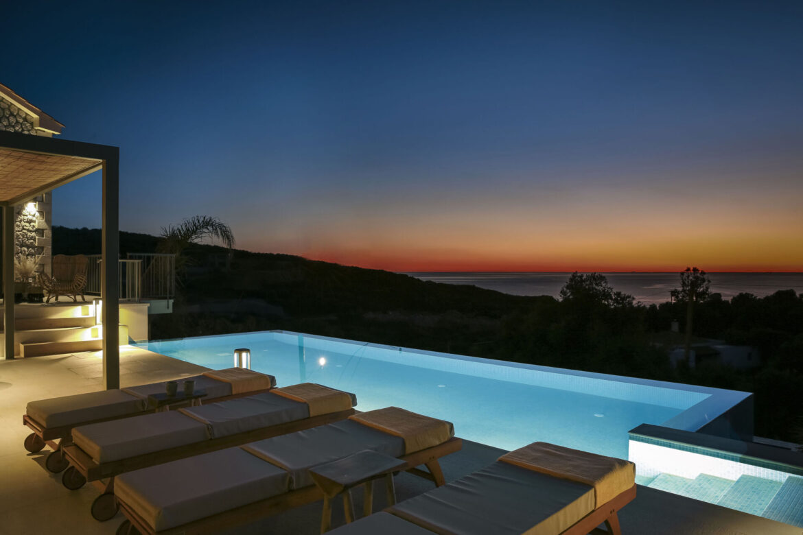 EXCLUSIVE VILLAS AT PALIOLINOS BEACH – Kefalonia by Anna